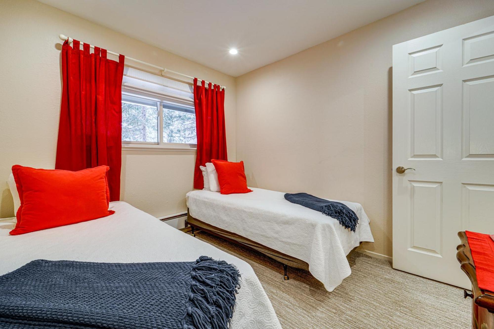 Tahoe Condo About 1 Mi To Diamond Peak Ski Resort! إنكلين فيلادج المظهر الخارجي الصورة